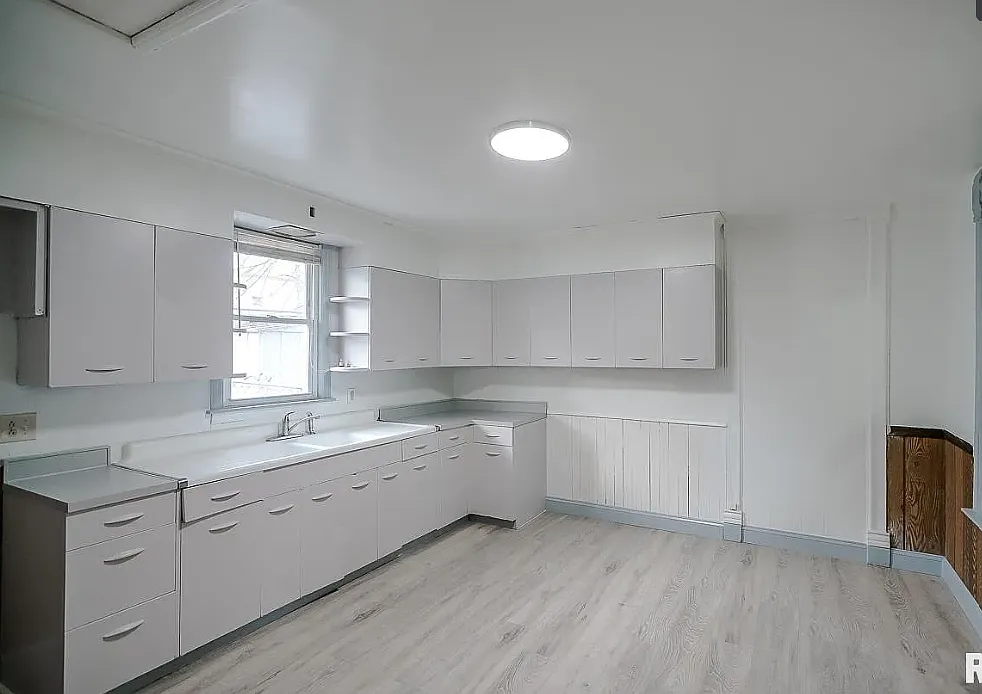 4 bed, 2033 sqft, $1,400 — Photo 3