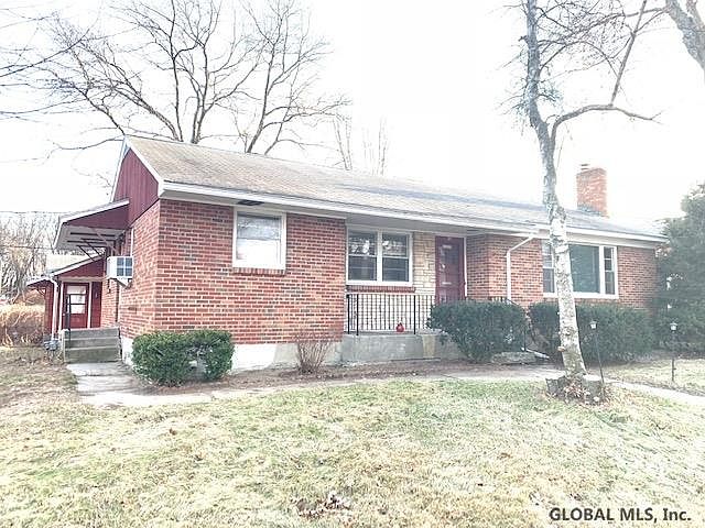1st image of 39 Forest Dr