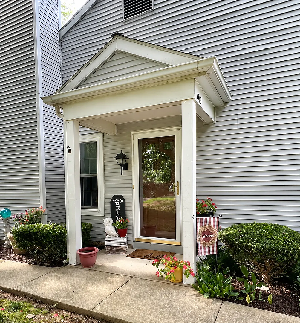 1943 Wexford Rd — Photo 1
