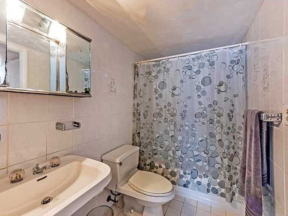 5th image of 345 Ocean Dr APT 823