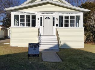 190 Grandview Ave, Somerset, MA 02726