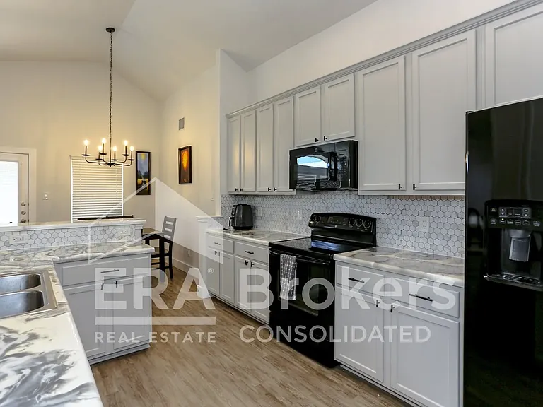 6110 Melanie Dr — Photo 25