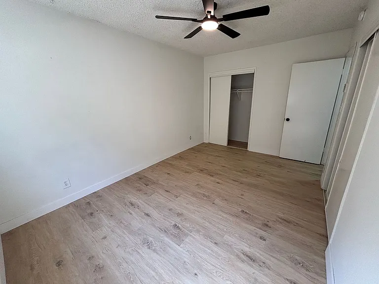 915 Mount Olive Dr — Photo 17