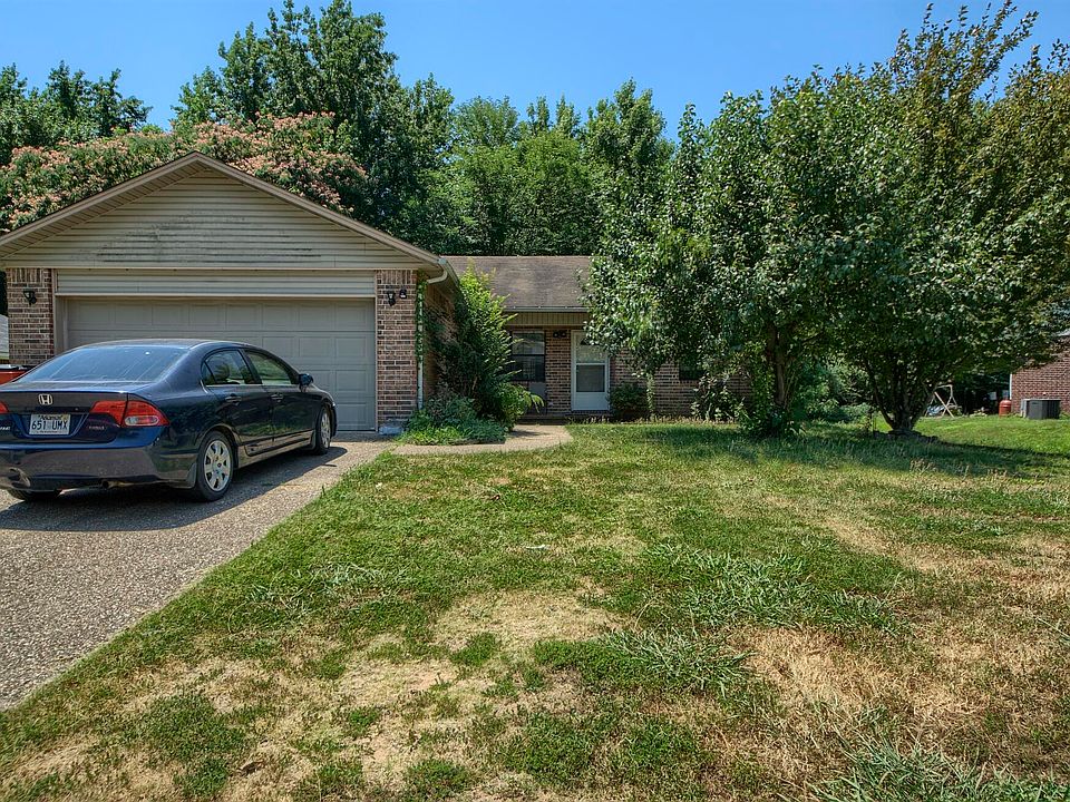 1st image of 115 Willow Creek Dr