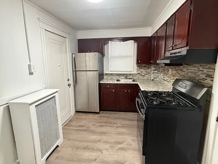 17 Dow St #1 — Photo 2