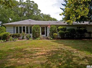 19 Clarissa Ln, East Northport, NY 11731
