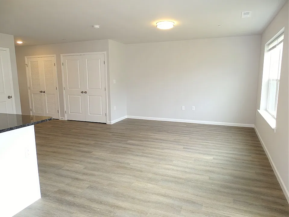 3 bed, 2.5 bath, 1297 sqft, $1,995 — Photo 4
