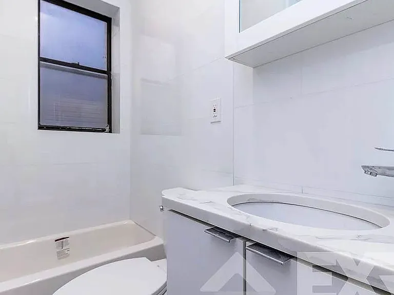 251 Pacific St #5 — Photo 11
