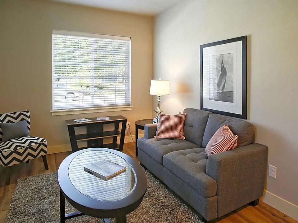 1st image of 30625 SW Willamette Way E #4