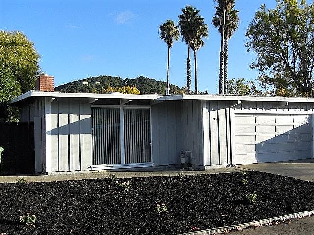 1st image of 304 Holly Dr