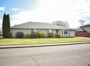 1052 S 10th St, Lebanon, OR 97355