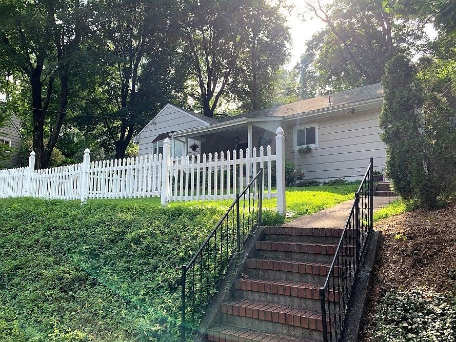 2nd image of 370 Upper Blvd