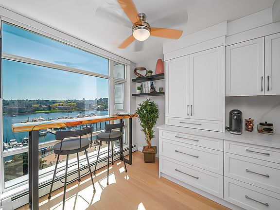 4th image of 1199 Marinaside Cres #902