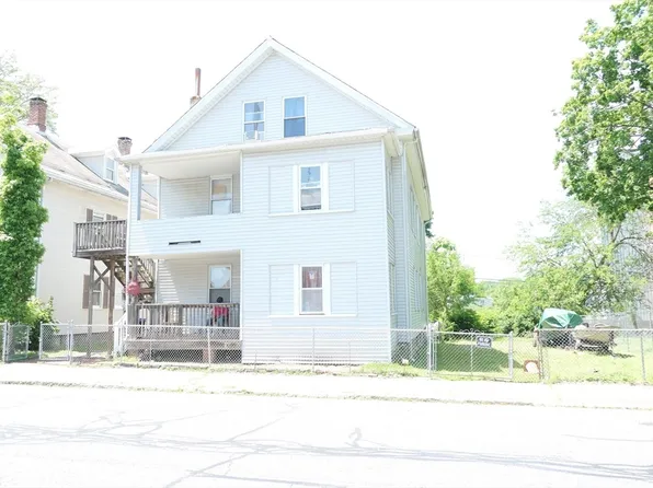 75 Elm St, Holyoke, MA 01040