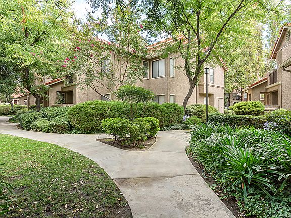 3rd image of 2335 Archwood Ln Unit 137