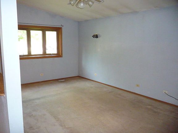 5th image of 1329 N Park Dr