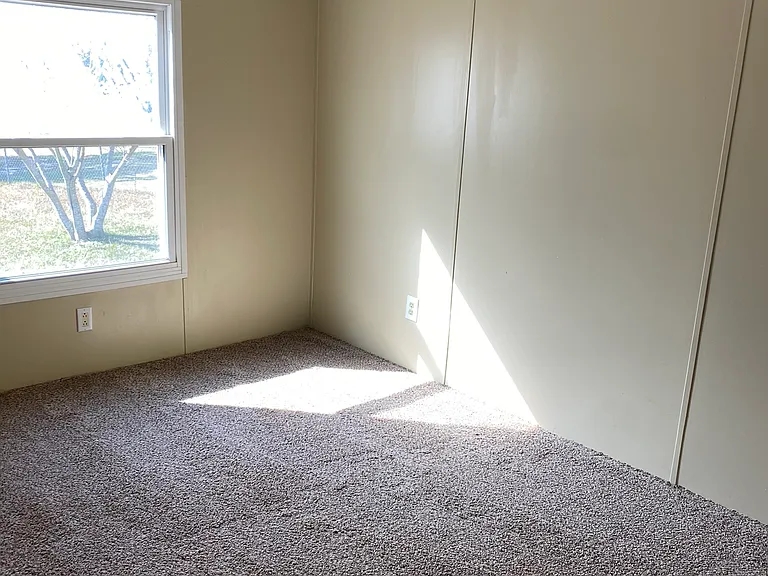 413 Sandy Ct — Photo 12