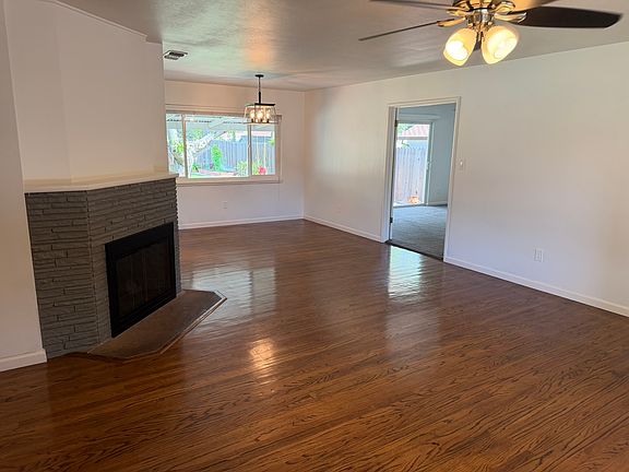 3rd image of 3434 Norris Ave