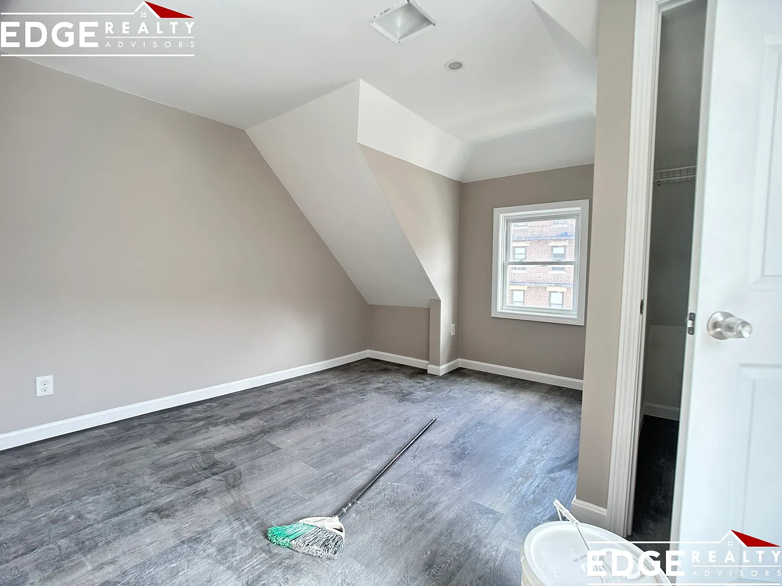 4 bed, 1300 sqft, $4,800 — Photo 4