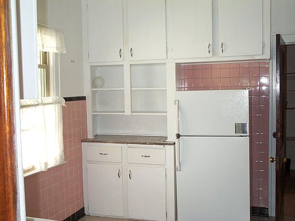3rd image of 1146 Maryland Ave #2