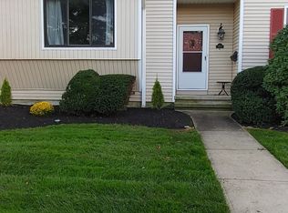 462 Clubhouse Dr, Middletown, NJ 07748