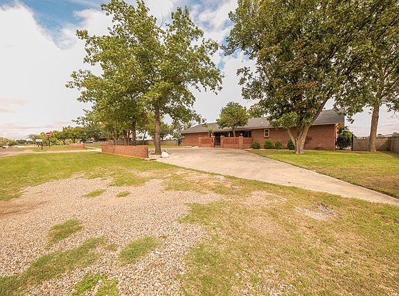 2nd image of 4008 Kniffen Dr