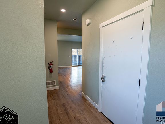 4th image of 680 Badger Ln