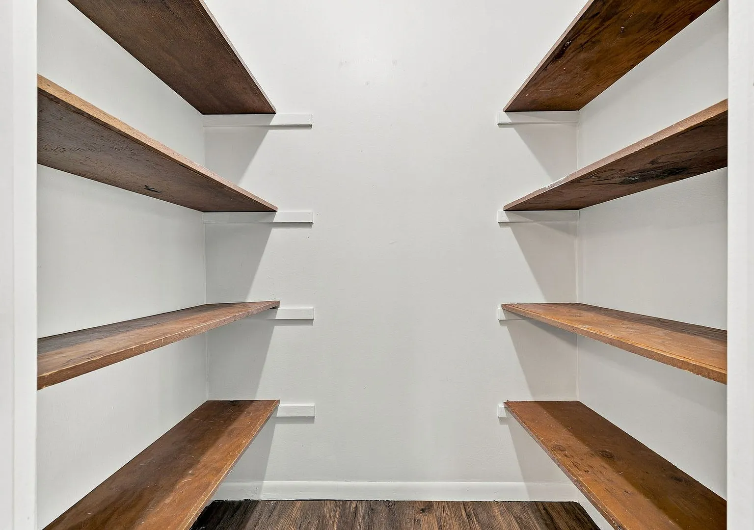 - Half Off 1st Months Rent - Renovated - In Unit Laundry — Photo 1