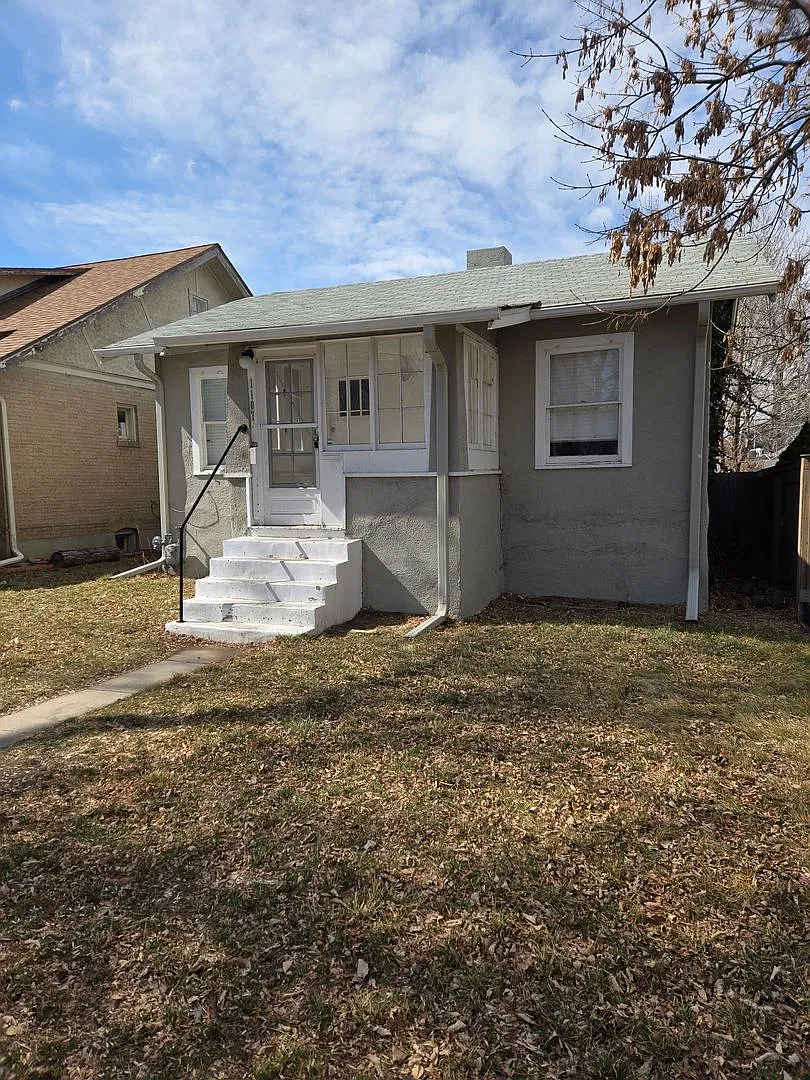 Spacious Denver Home With Convenient Location!! 3 Month Lease Only — Photo 1