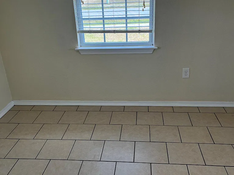 21463 Mallory Ave — Photo 15