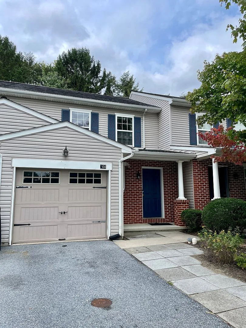 2 Bed 2.5 Bath Townhouse in Mountville — Photo 1