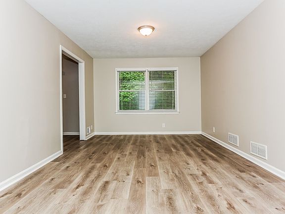 4th image of 3723 Eagle Woods Cir