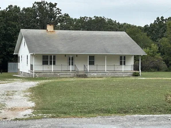 8898 Westview Rd, Neosho, MO 64850