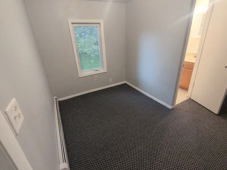 115 1st Ave SW #4 — Photo 6