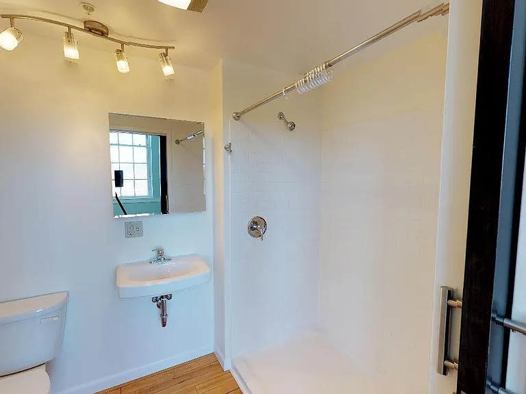 75 Bank St #216 — Photo 7