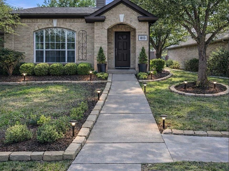 1st image of 813 Essex Dr