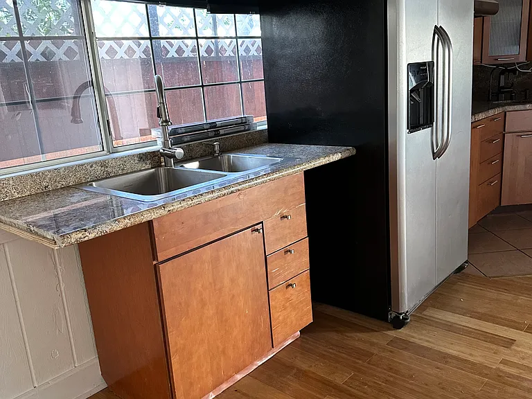 2212 Gramercy Ave #B — Photo 8