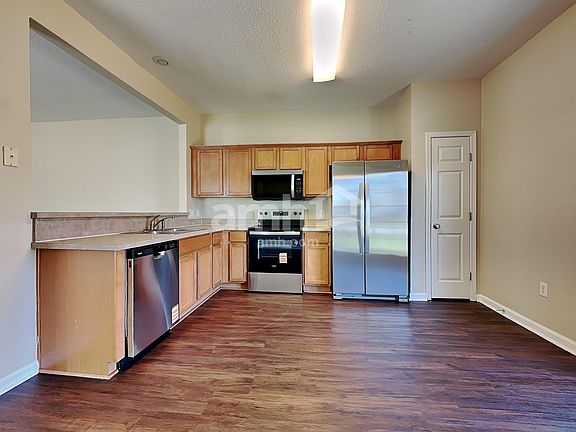 3rd image of 10 Blue Oak Dr