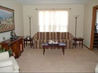 1431 Lancaster Ln, Algonquin, IL 60102