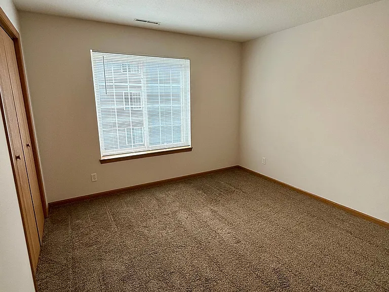 219 Crystal St — Photo 41