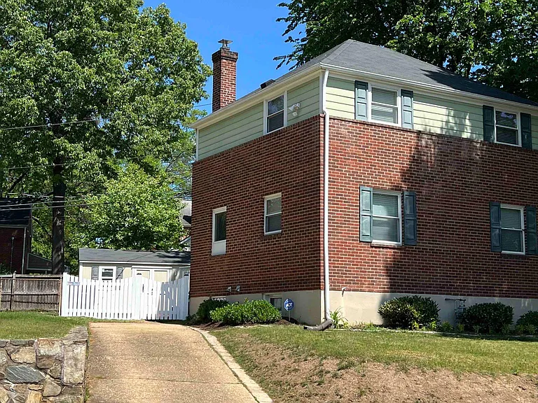 4717 Arlington Blvd — Photo 3