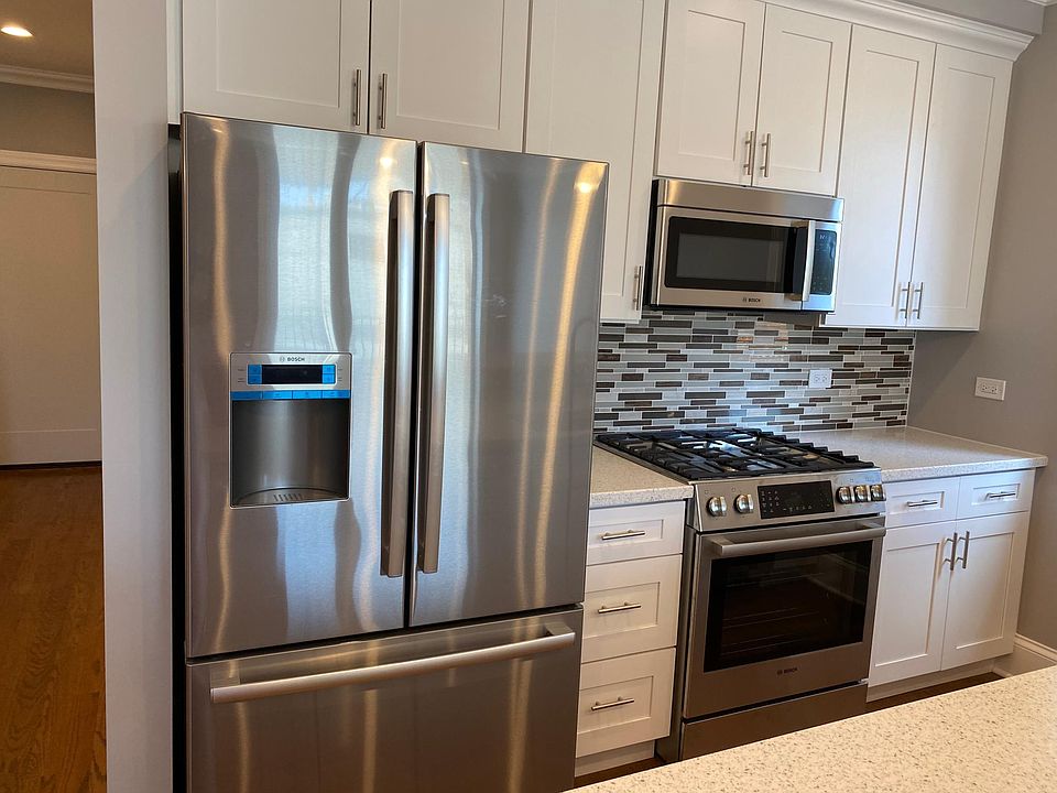 1st image of 4531 N Wolcott Ave #1REAR