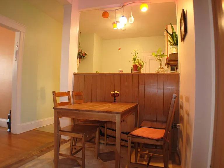 318 Summit Ave #12 — Photo 4