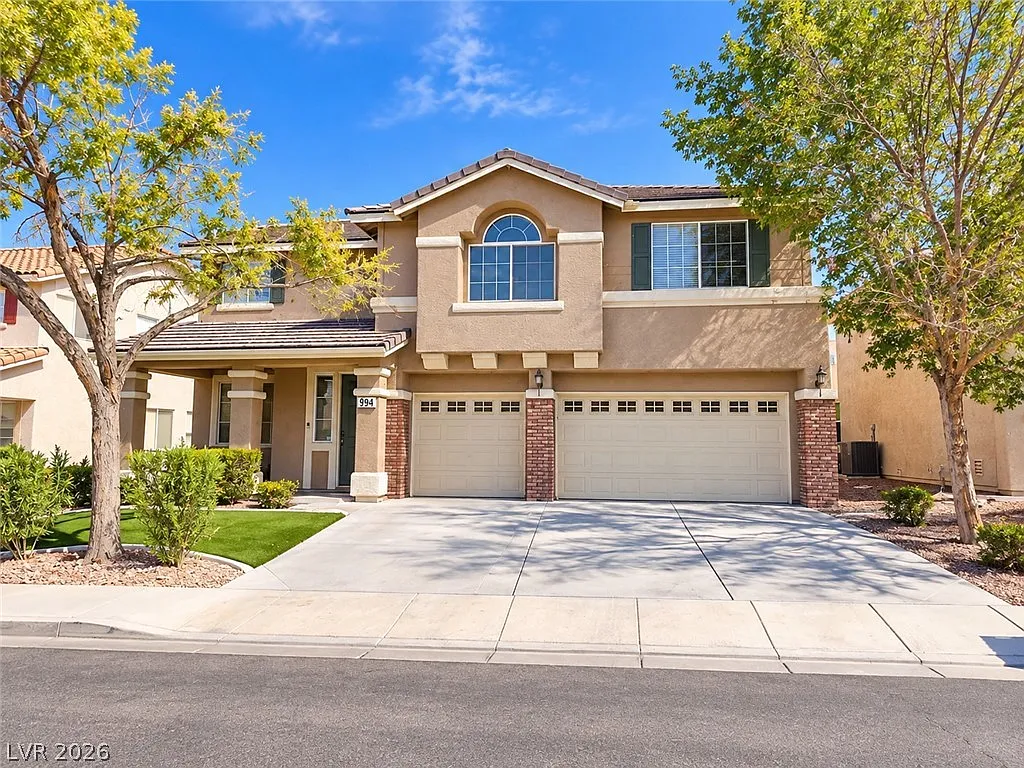 5 bed, 3.0 bath, 3014 sqft, $2,800 — Photo 1