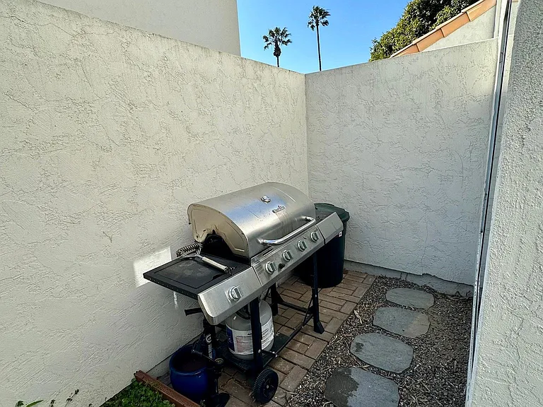1445 Grand Ave #A — Photo 35
