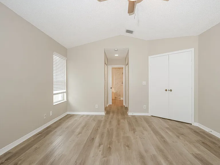 7673 Springfield Lake Dr — Photo 8