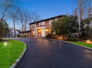 53 Hearthstone Dr, Dix Hills, NY 11746