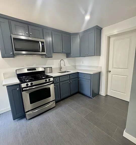 2911 W Florence Ave — Photo 5
