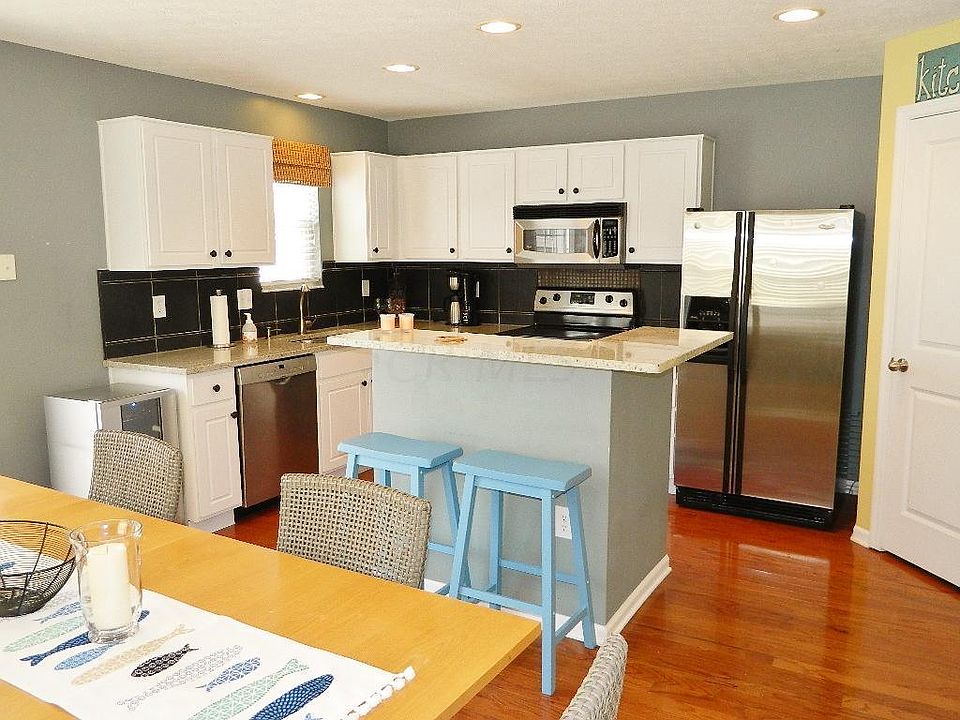 1st image of 5594 Rainbow Falls St