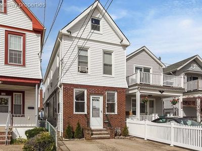 521 129th Bch, Rockaway Park, NY, 11694